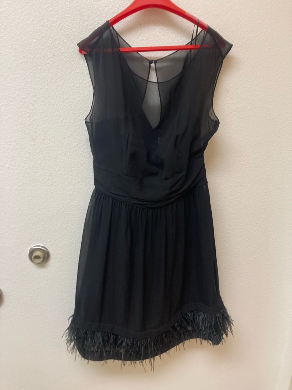 TRINA TURK 💯 Percent Silk Cocktail Dress With Feathers (6)